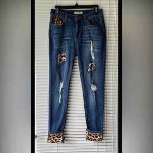Encore leopard patch cuffed jeans